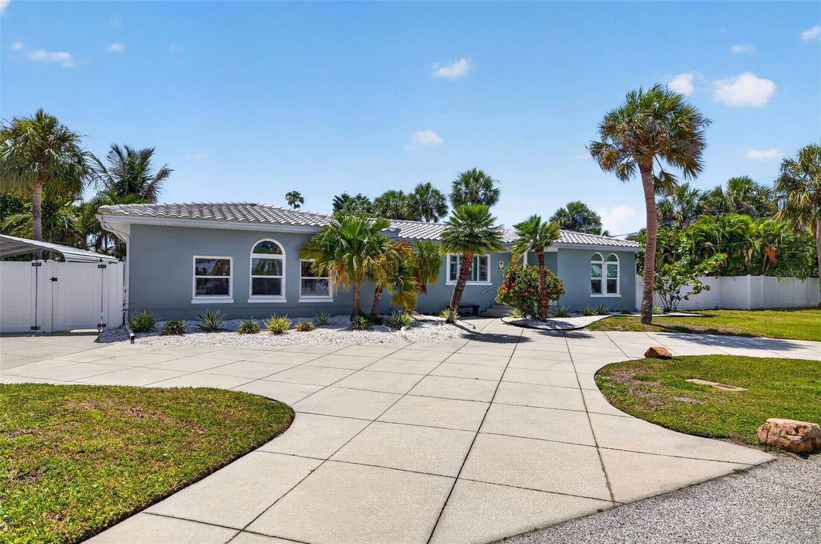 976 Narcissus Ave, FL
