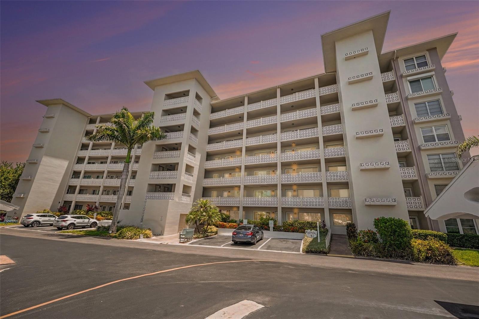 1235 S Highland Ave #5-703, FL