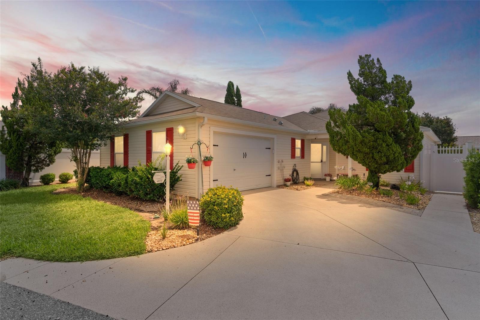 401 Calhoun Court, FL