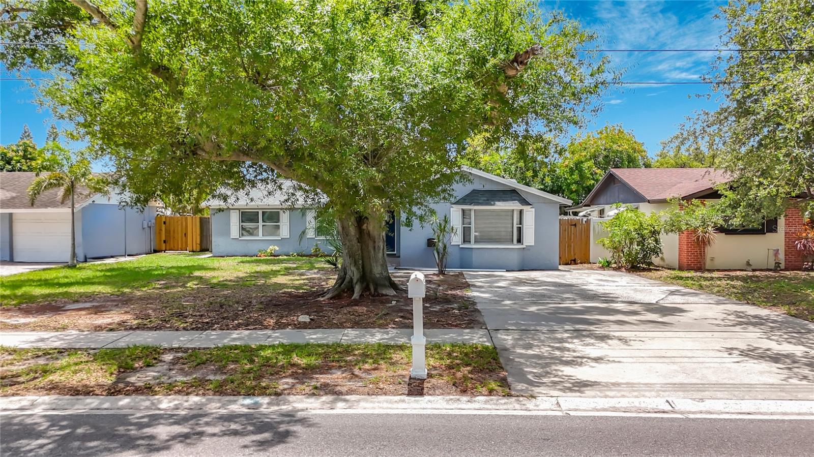 1090 16th Avenue, FL