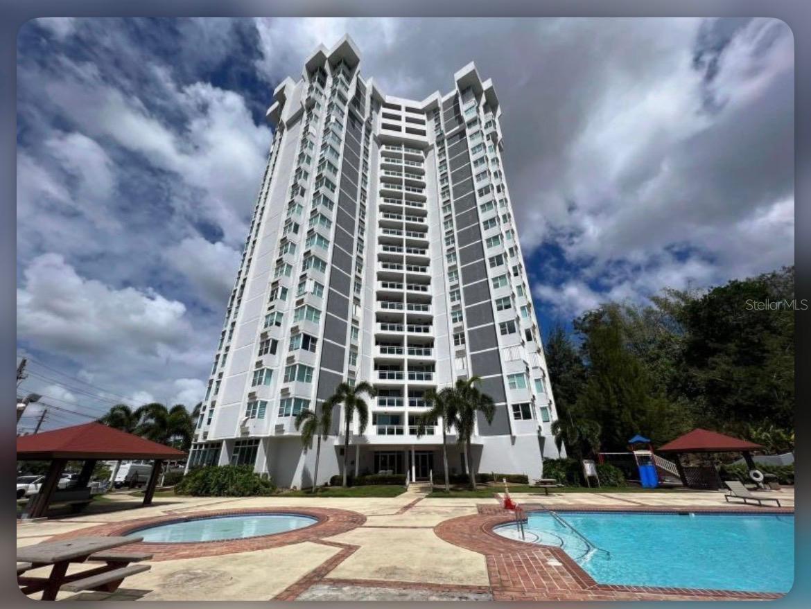 155 Carazo St. Condo. Regency Park, PR