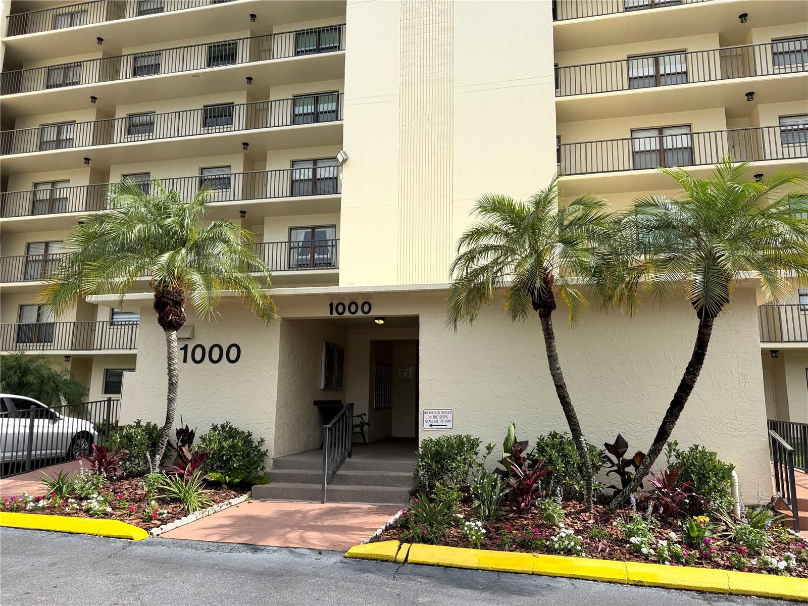 1000 Cove Cay Drive, FL