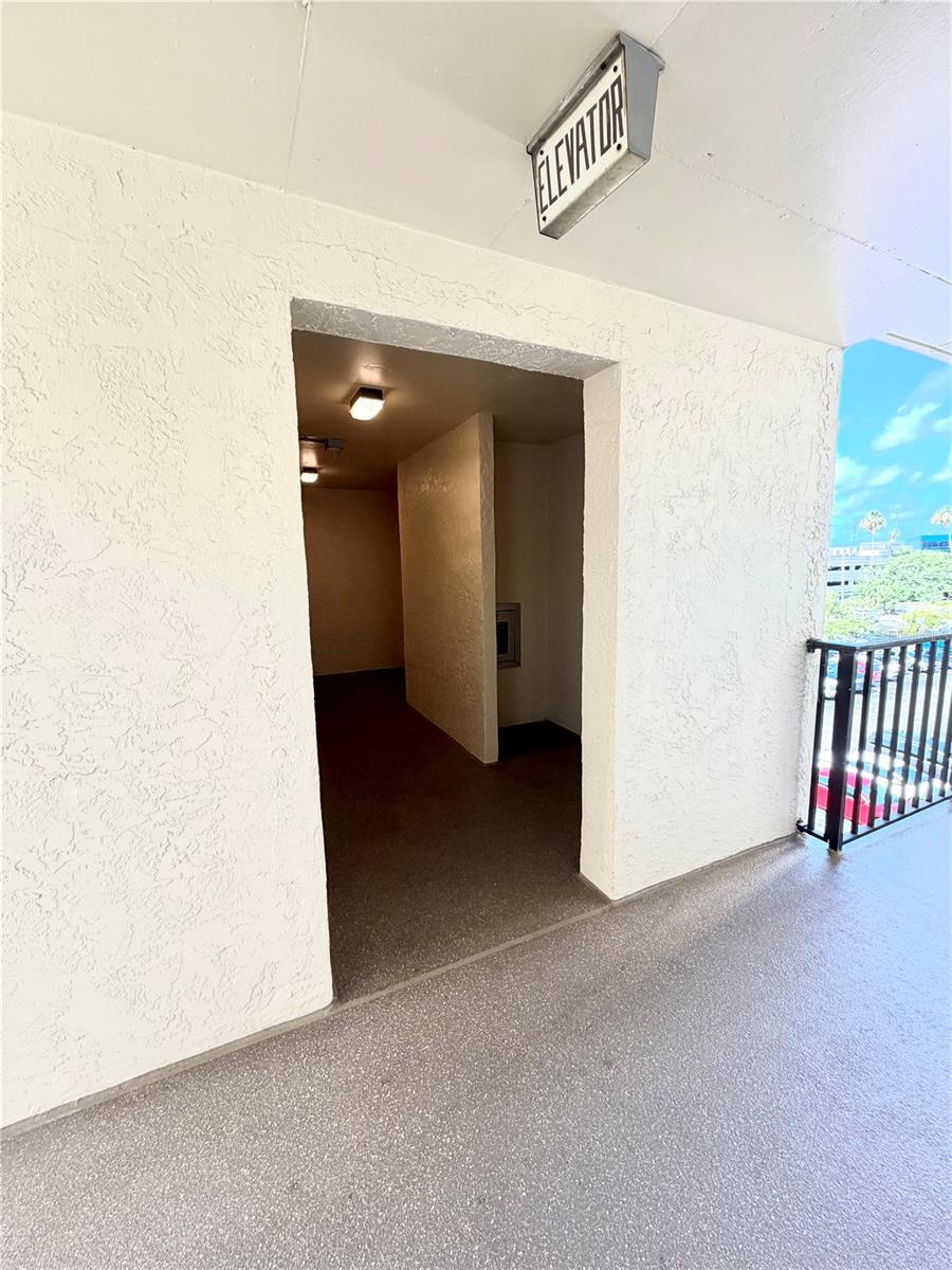 1000 Cove Cay Drive, FL