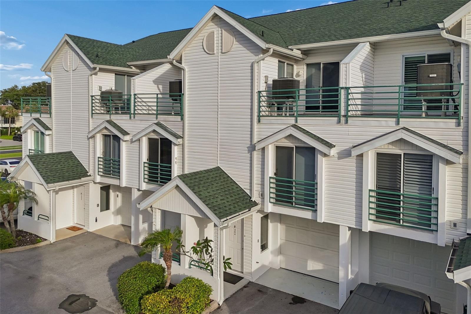 320 Island Way, FL