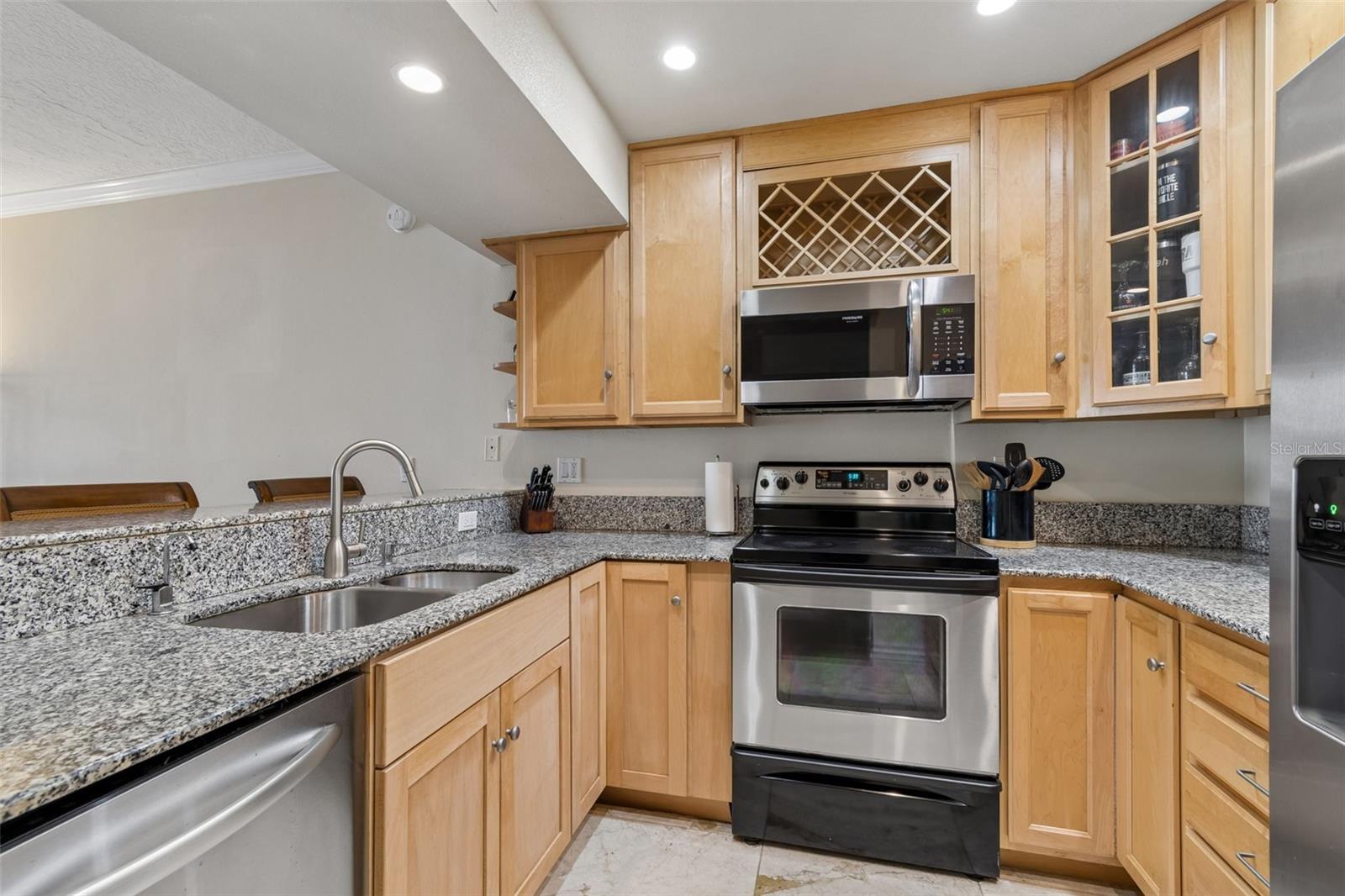 320 Island Way, FL