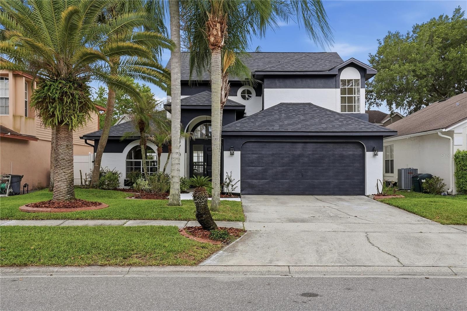 476 Queensbridge Dr, FL