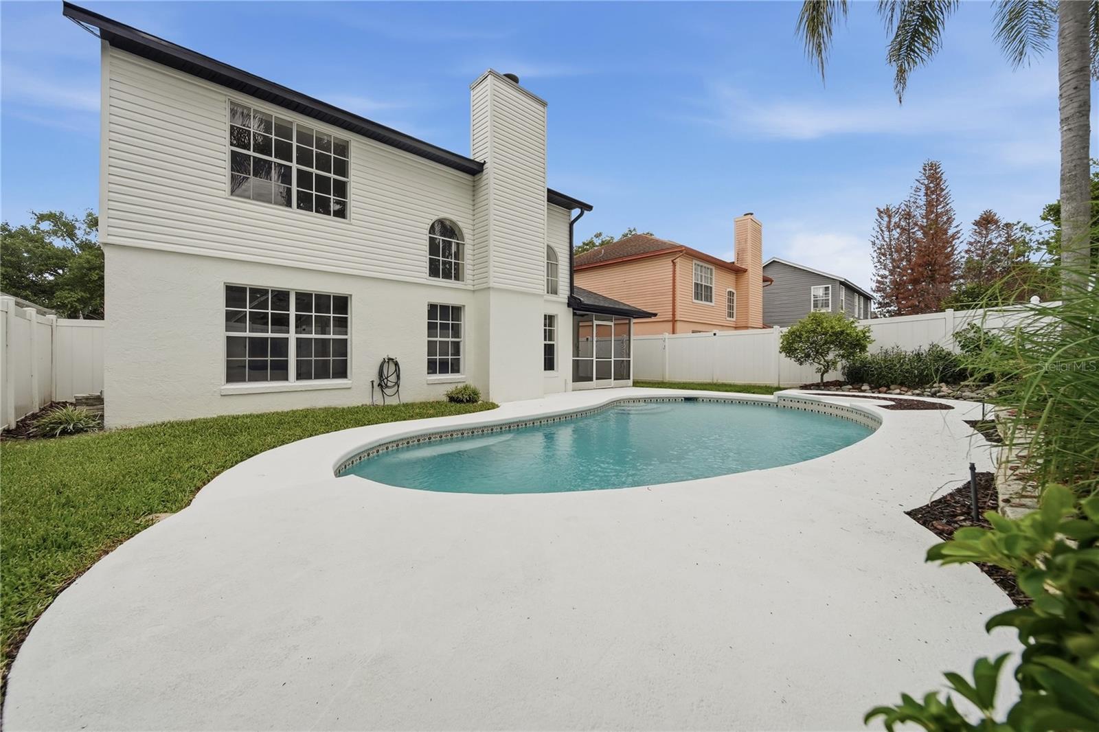 476 Queensbridge Drive, FL