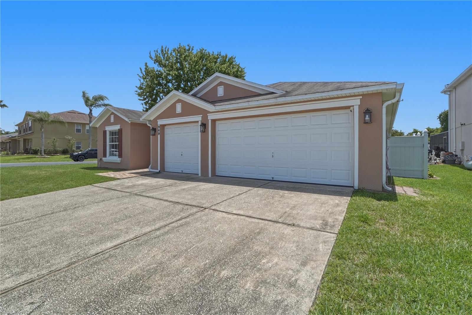 969 Horseshoe Falls Drive, FL