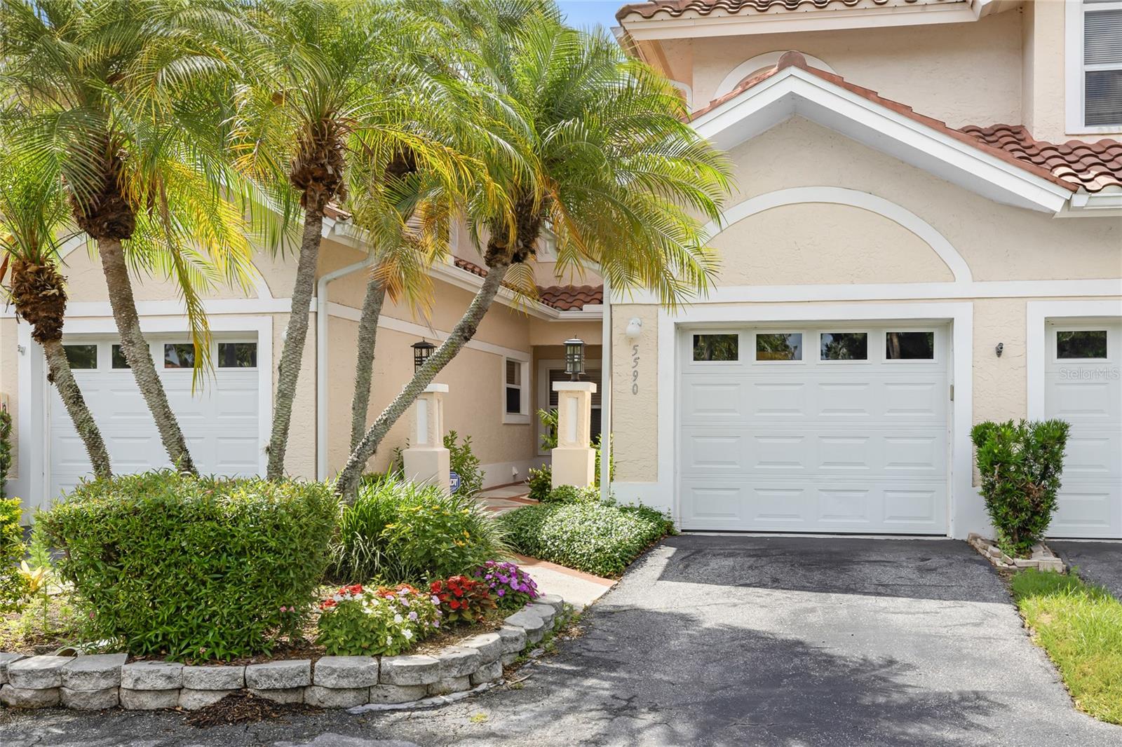 5590 Golf Pointe Drive, FL