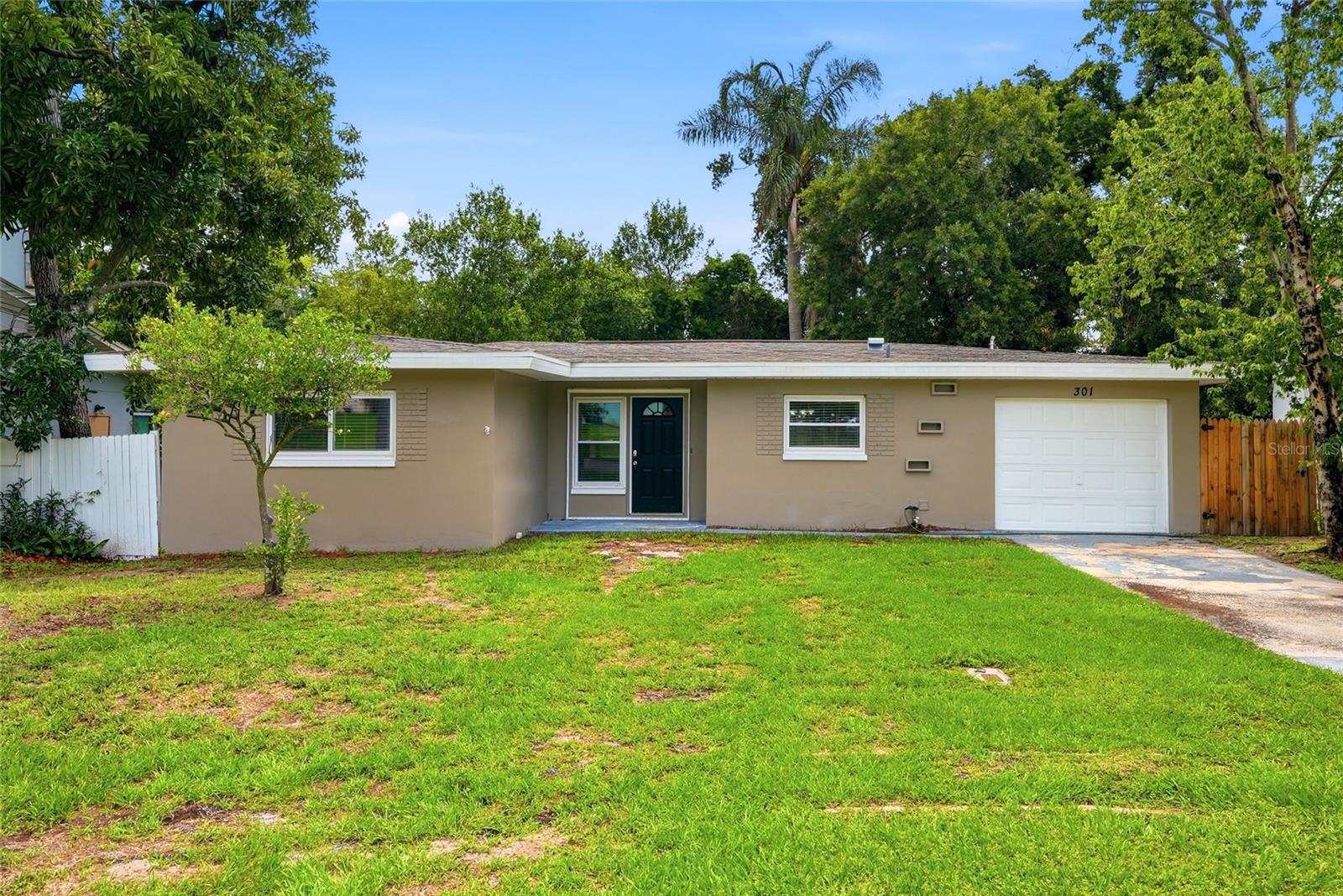 301 Terrace Dr E, FL
