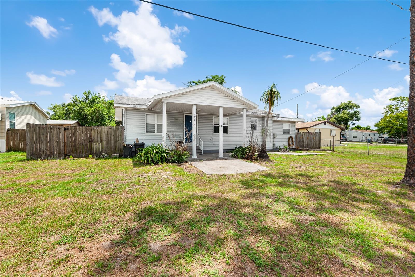 39014 Kirkland Dr, FL