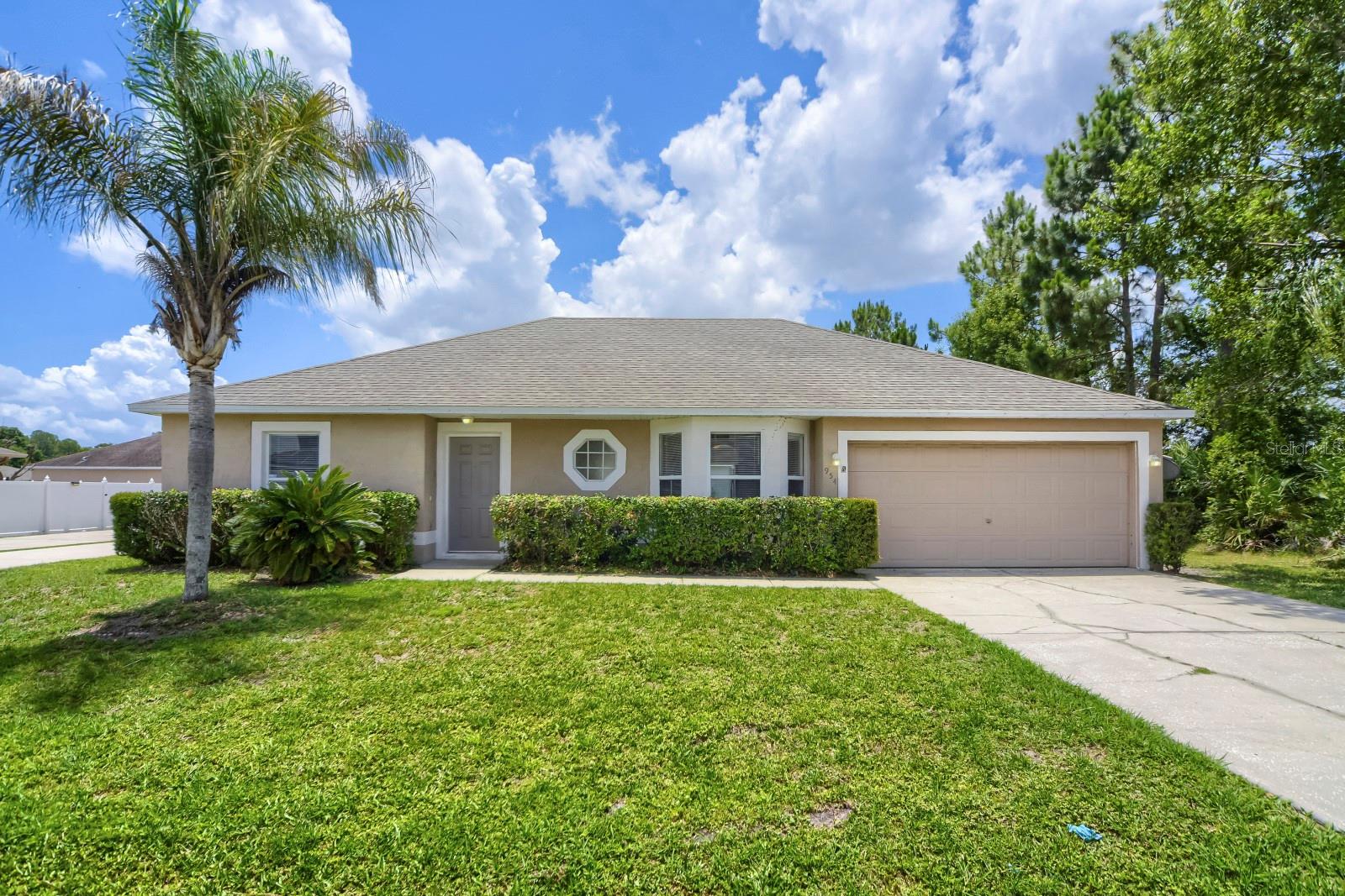 954 Derbyshire Dr, FL
