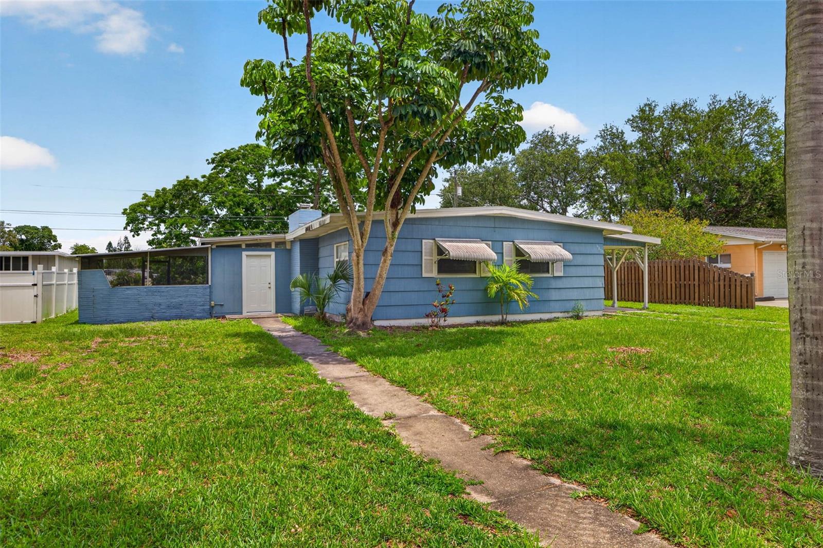 6819 Meadowlawn Drive, FL