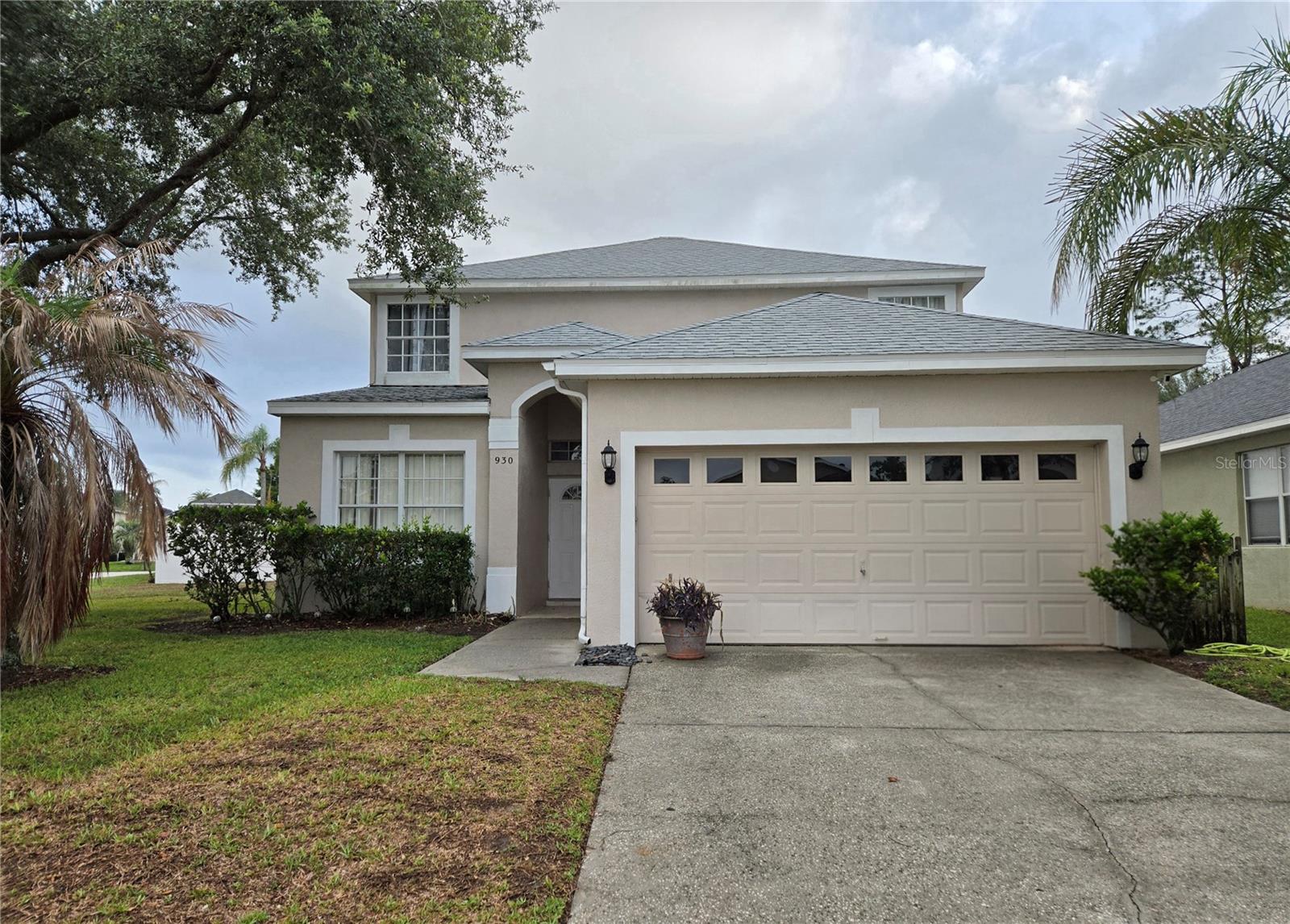 930 Oxford Dr, FL
