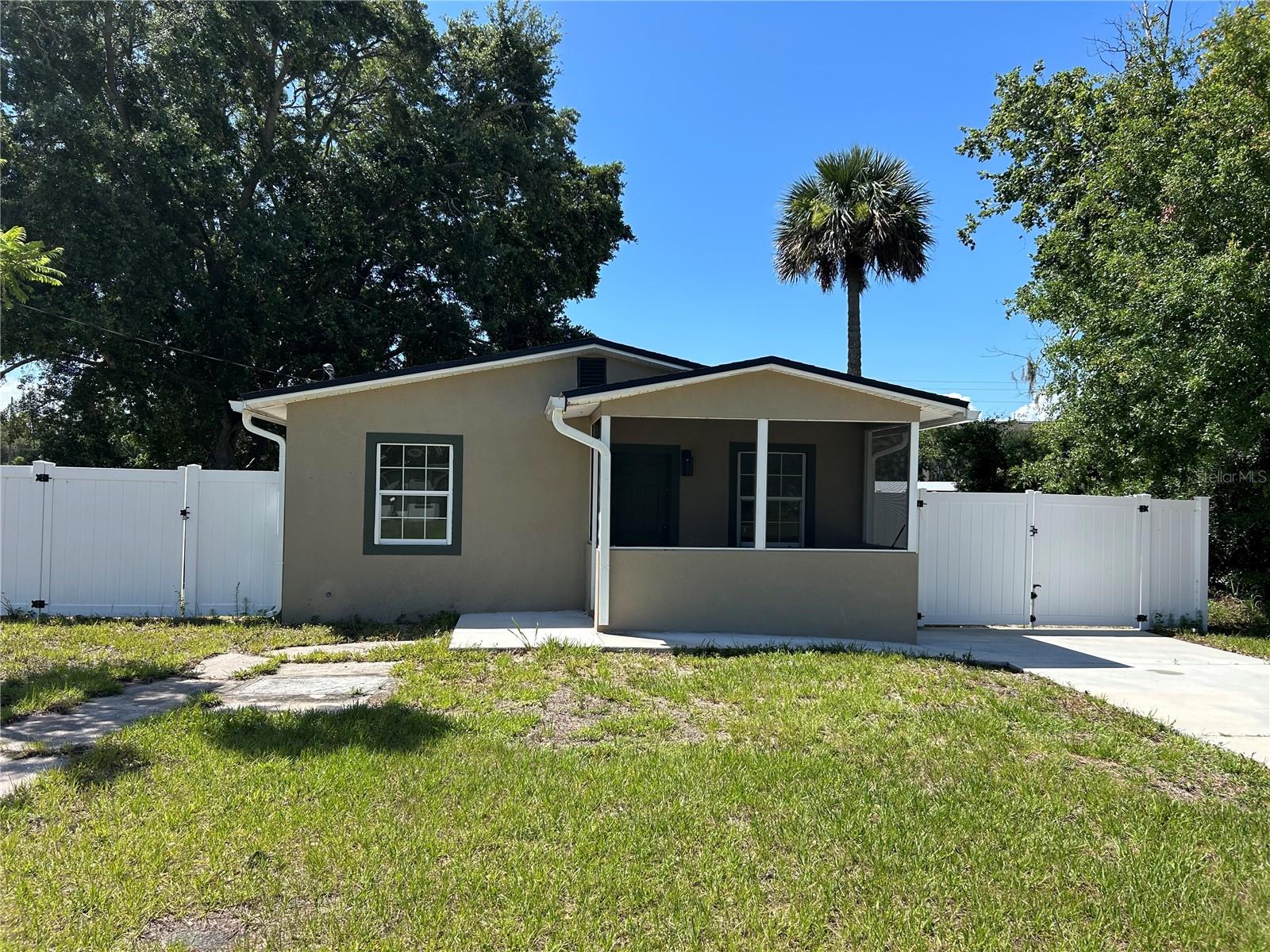 719 Lucky St, FL