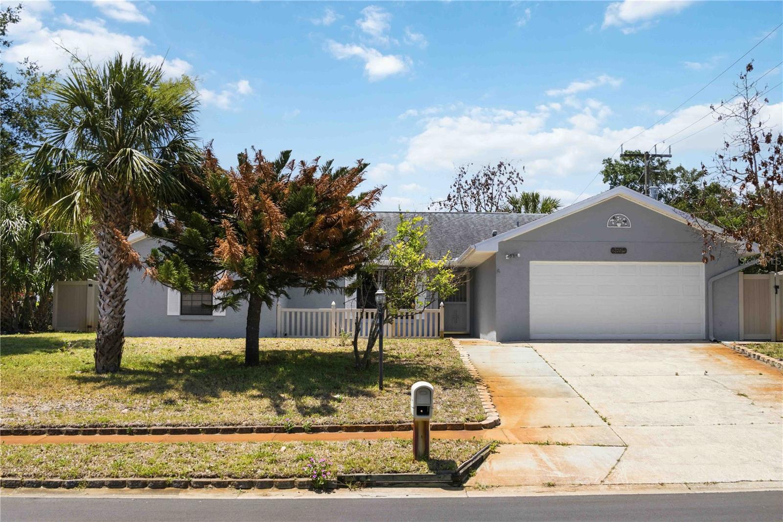 2595 White Oak Ln, FL