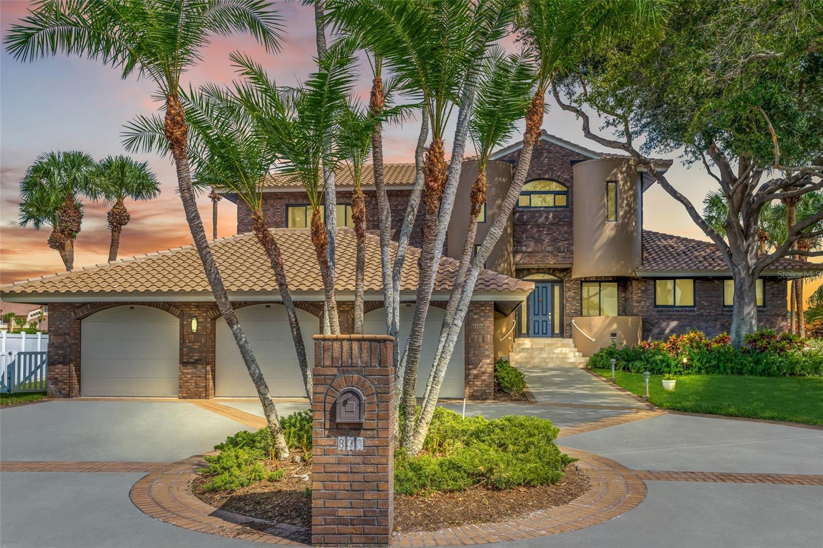 833 Ponce De Leon Drive, FL
