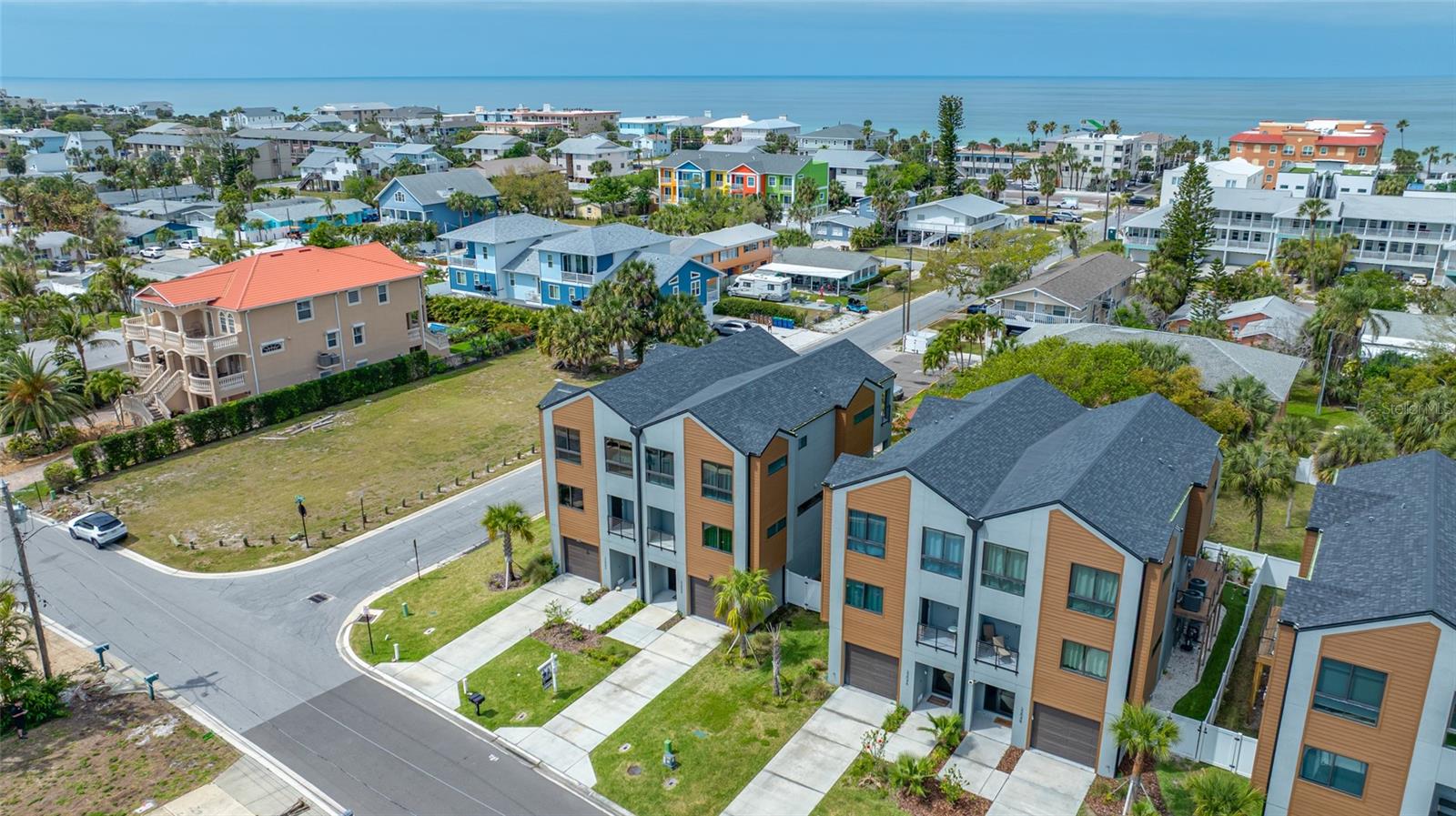2200 Bay Boulevard, FL