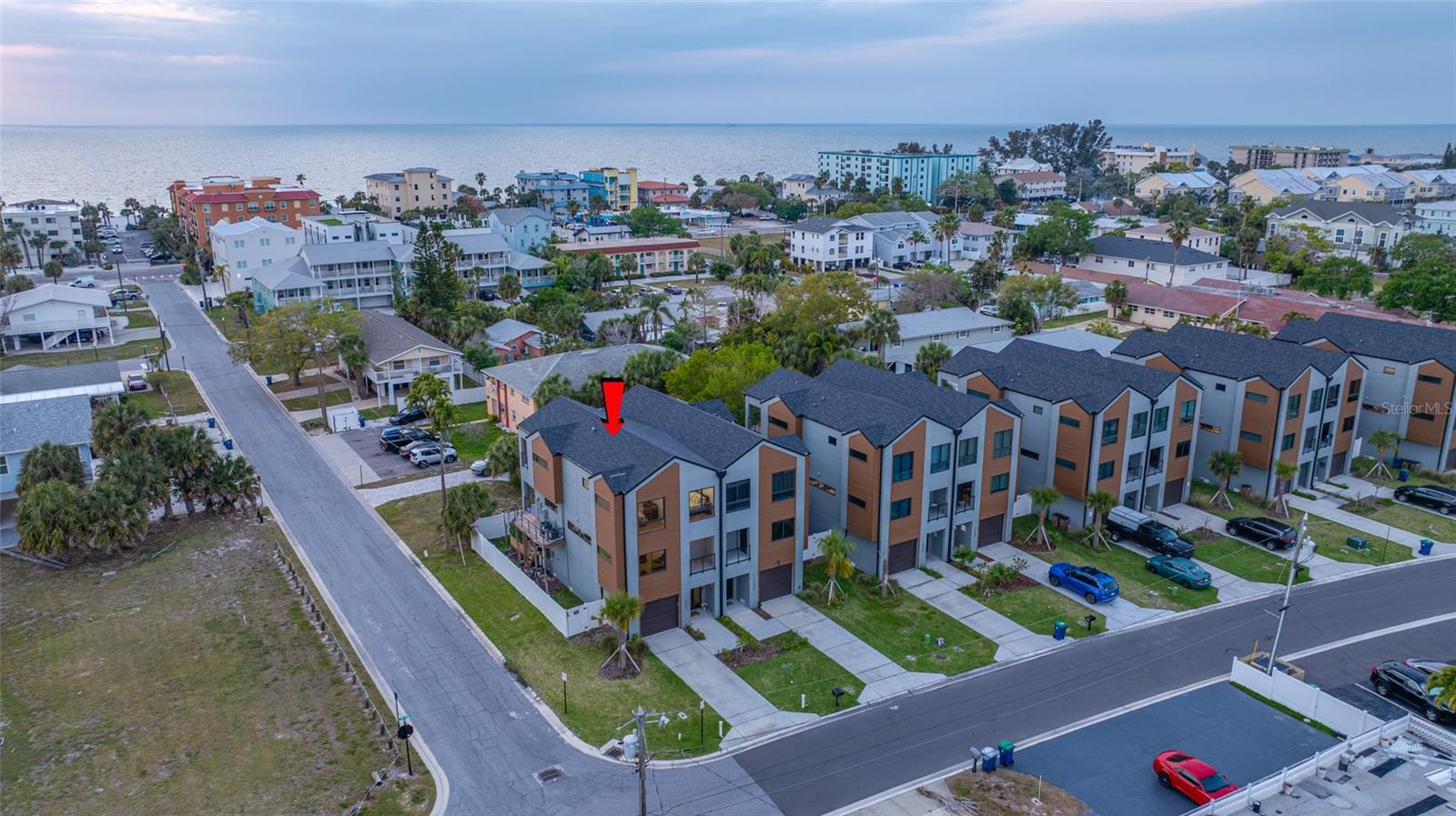 2200 Bay Boulevard, FL