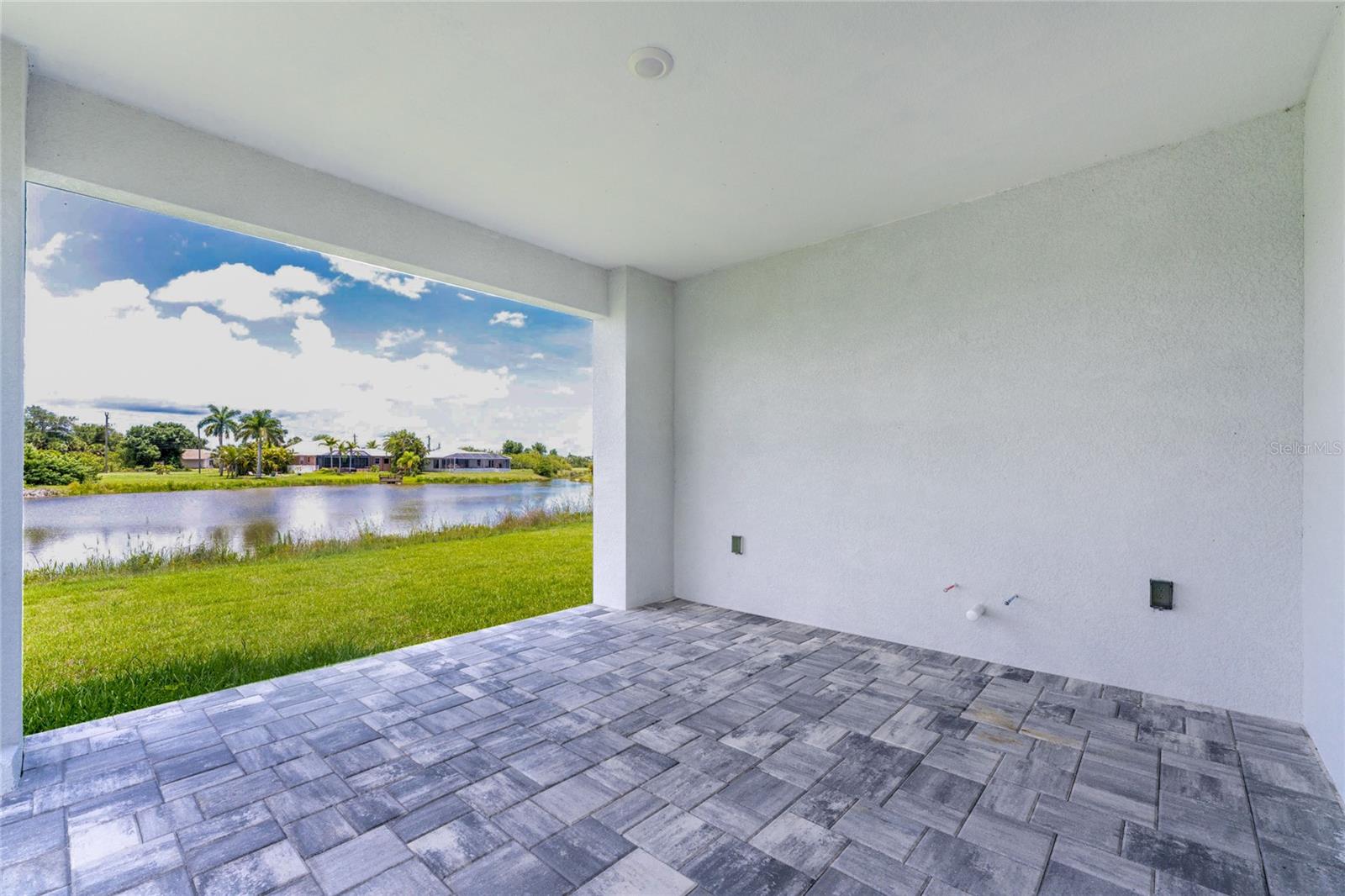 203 Redwood Road, FL