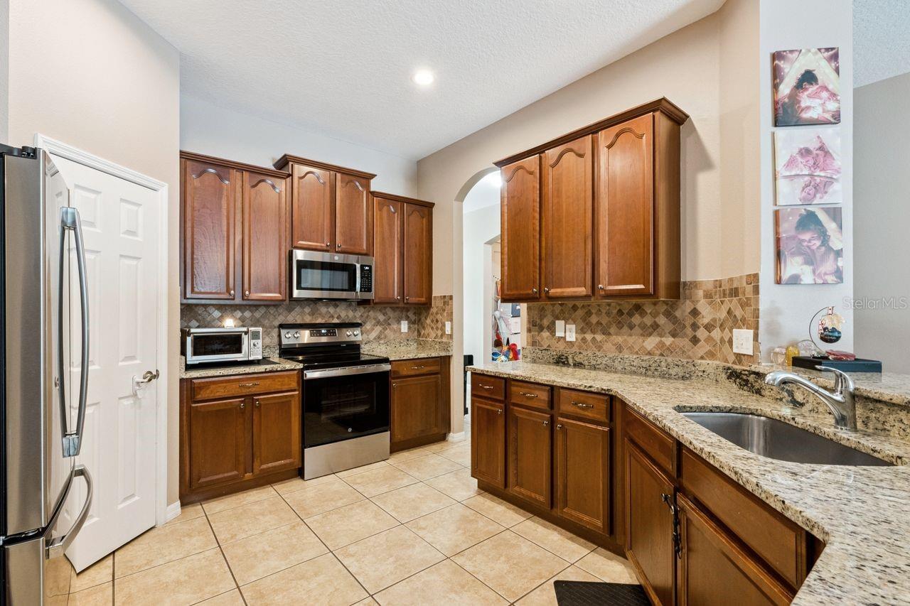 8484 Dover View Lane, FL