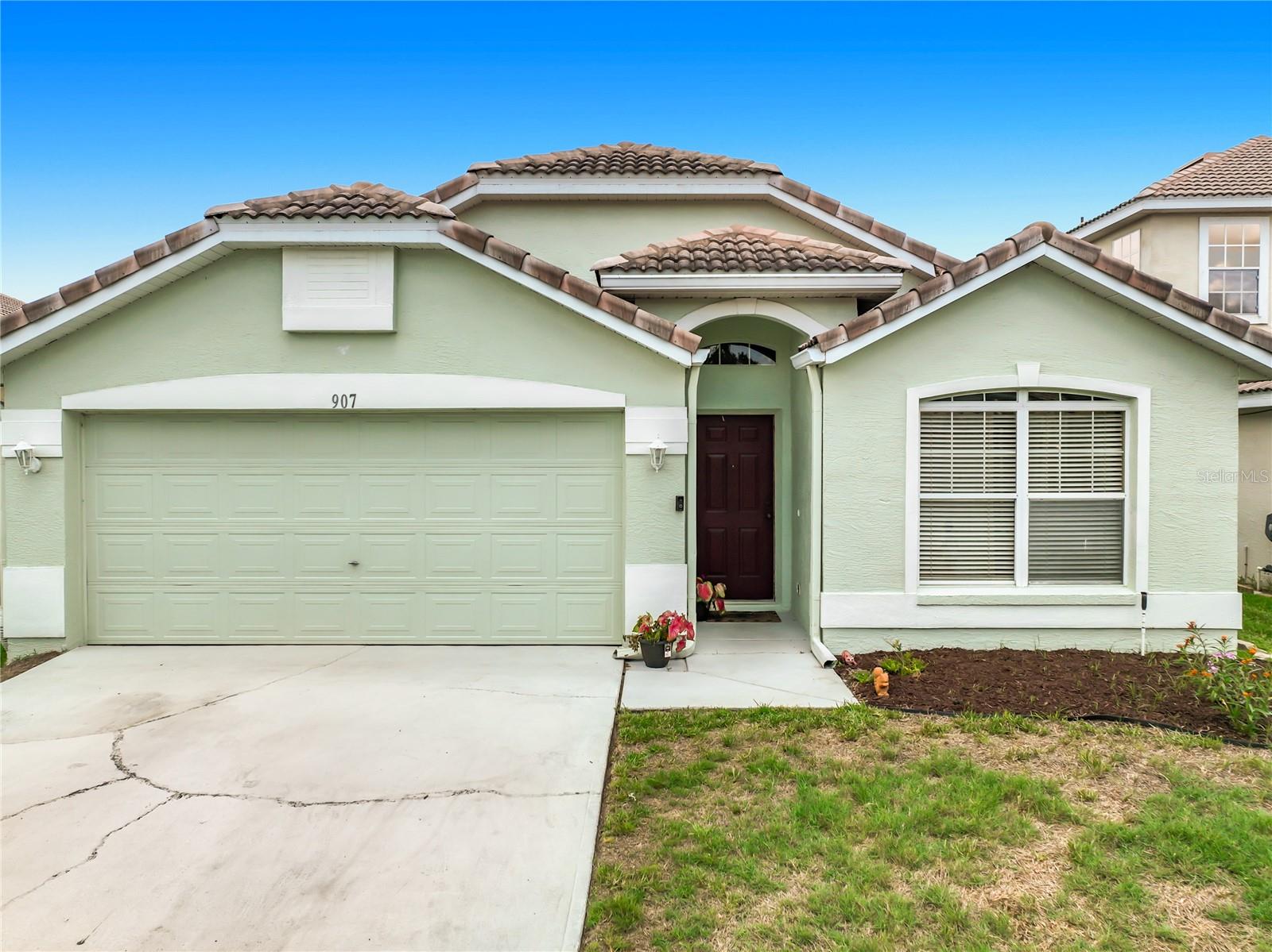 907 Glen Abbey Cir, FL