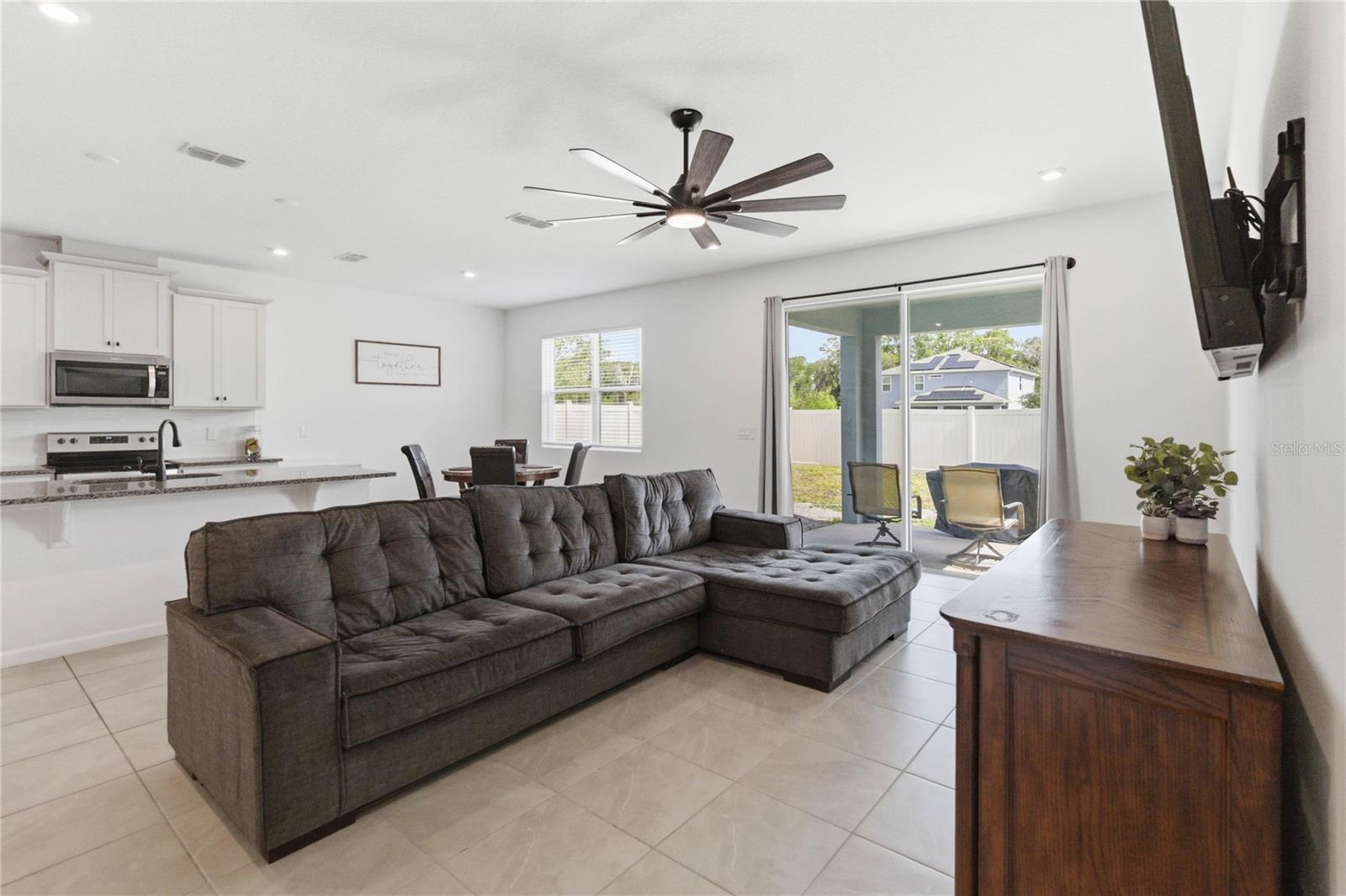 905 Honey Petal Lane, FL
