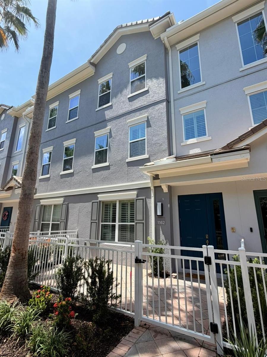 1162 Bolton Pl, FL