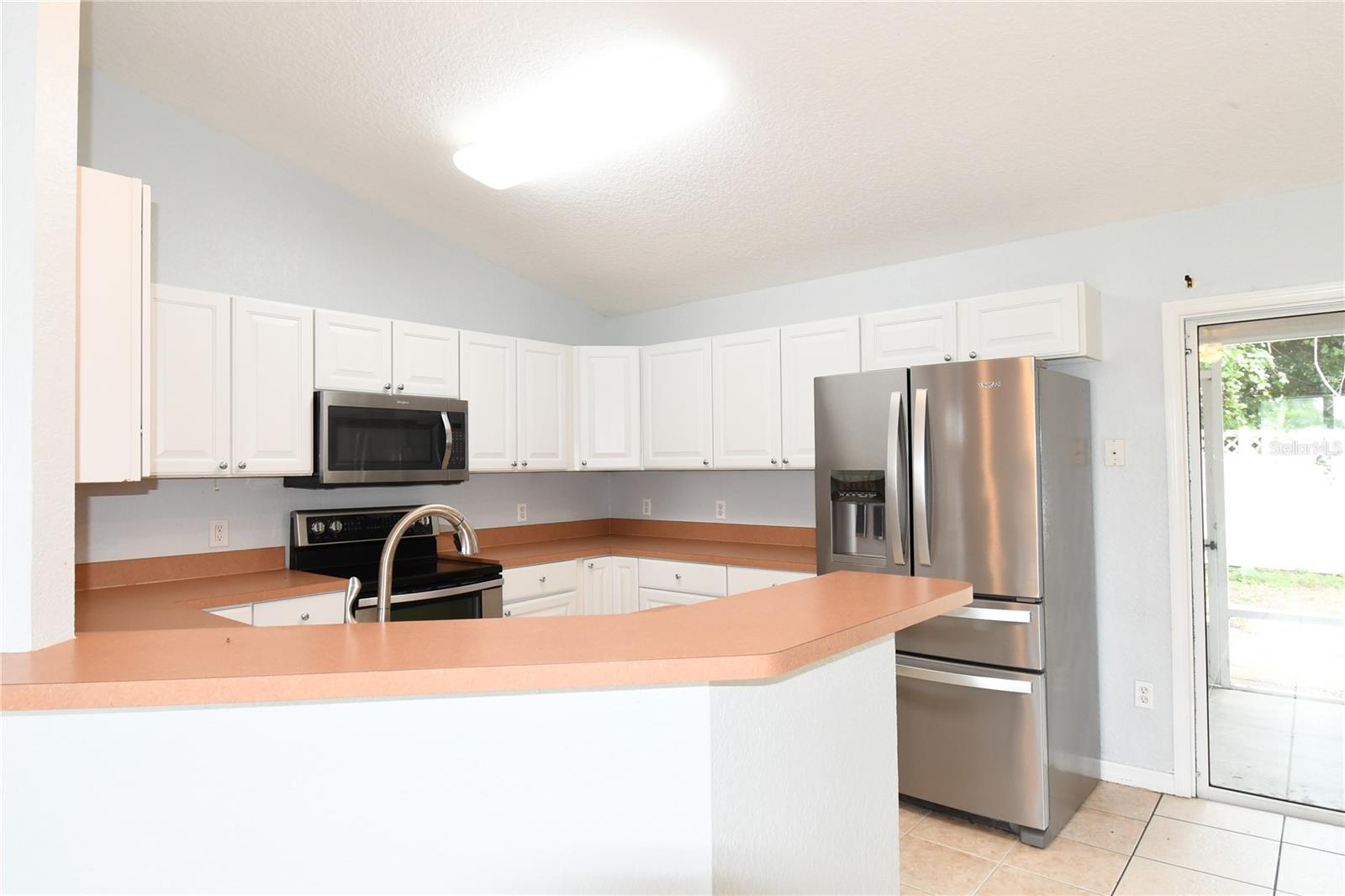 407 Cierra Oaks Circle, FL