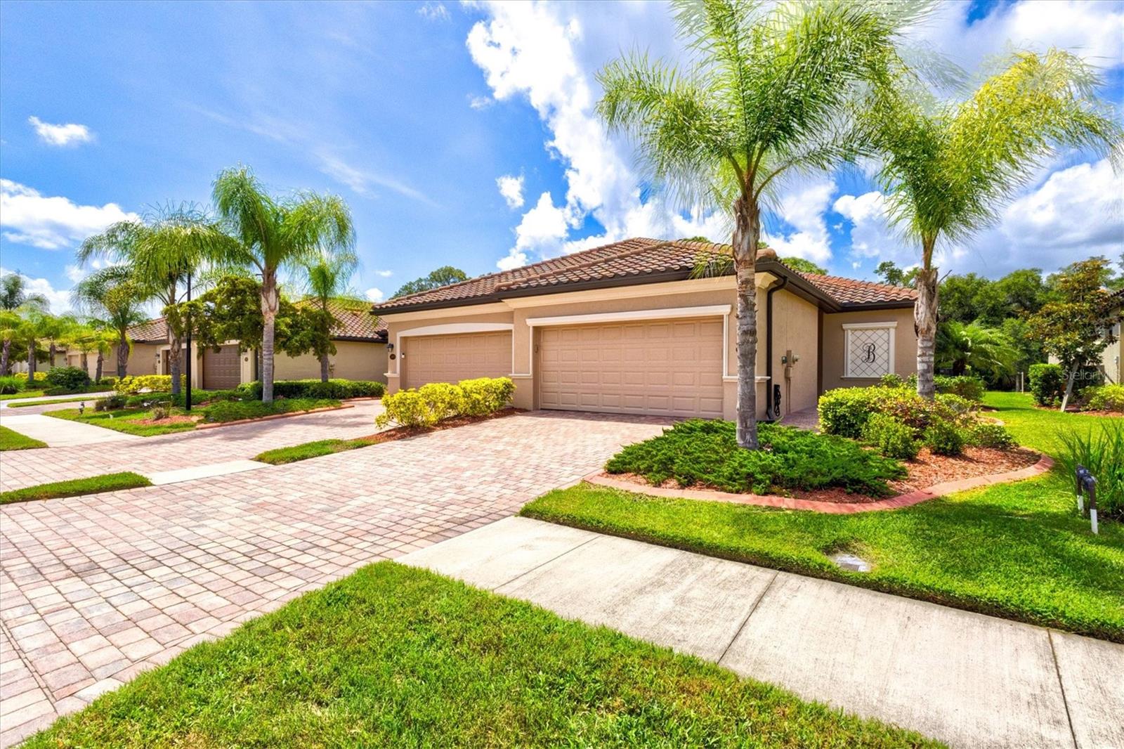 12073 Amica Loop, FL