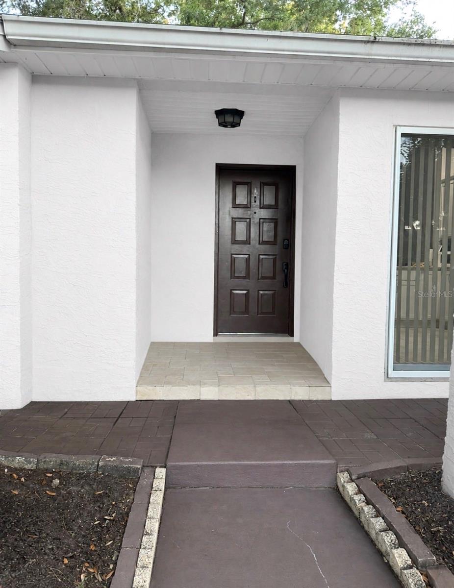 925 Pebble Creek Circle, FL