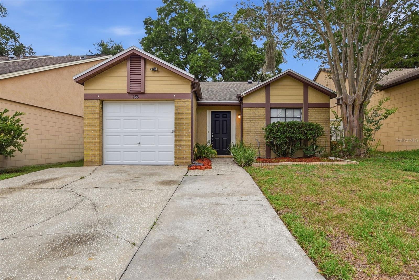 1183 Pin Oak Drive, FL
