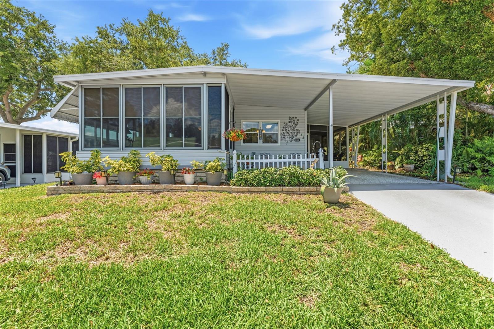 132 Forest Ln #6, FL