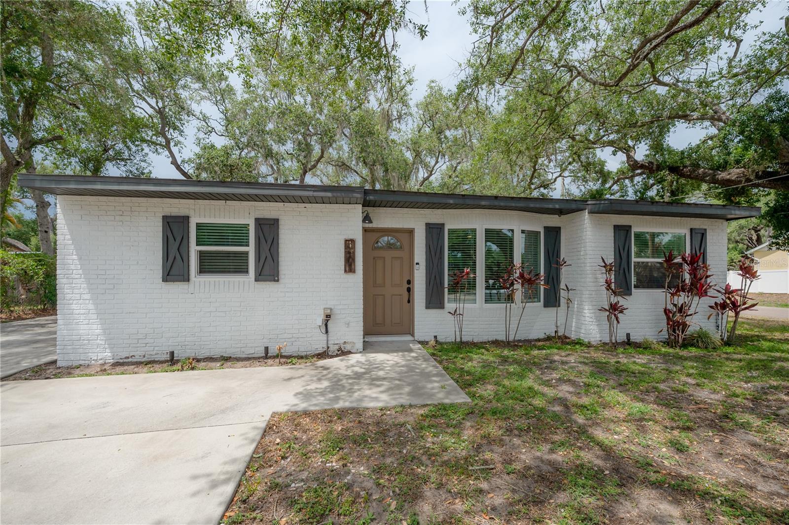 3401 Van Buren Drive, FL