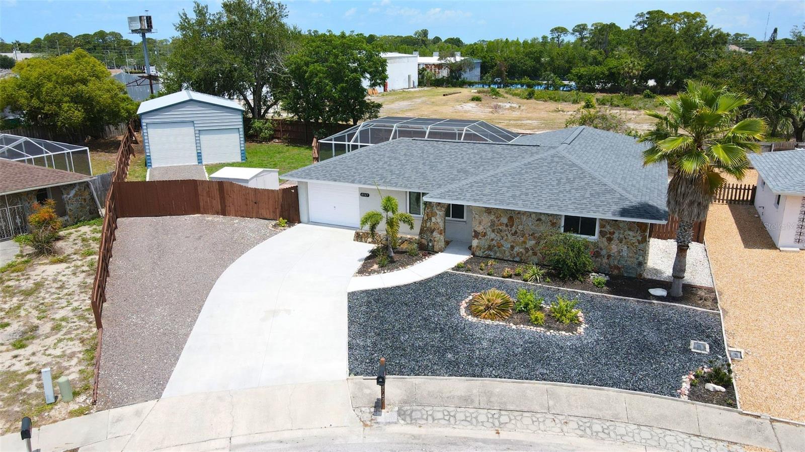 8747 Hemlock Ln, FL