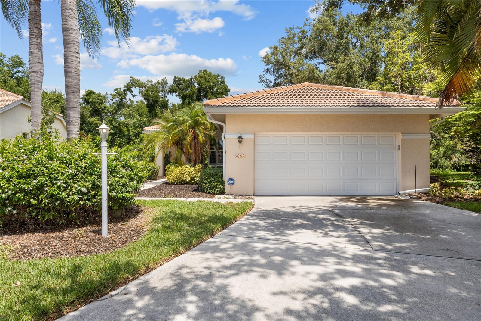 6662 Oakbrooke Circle, FL