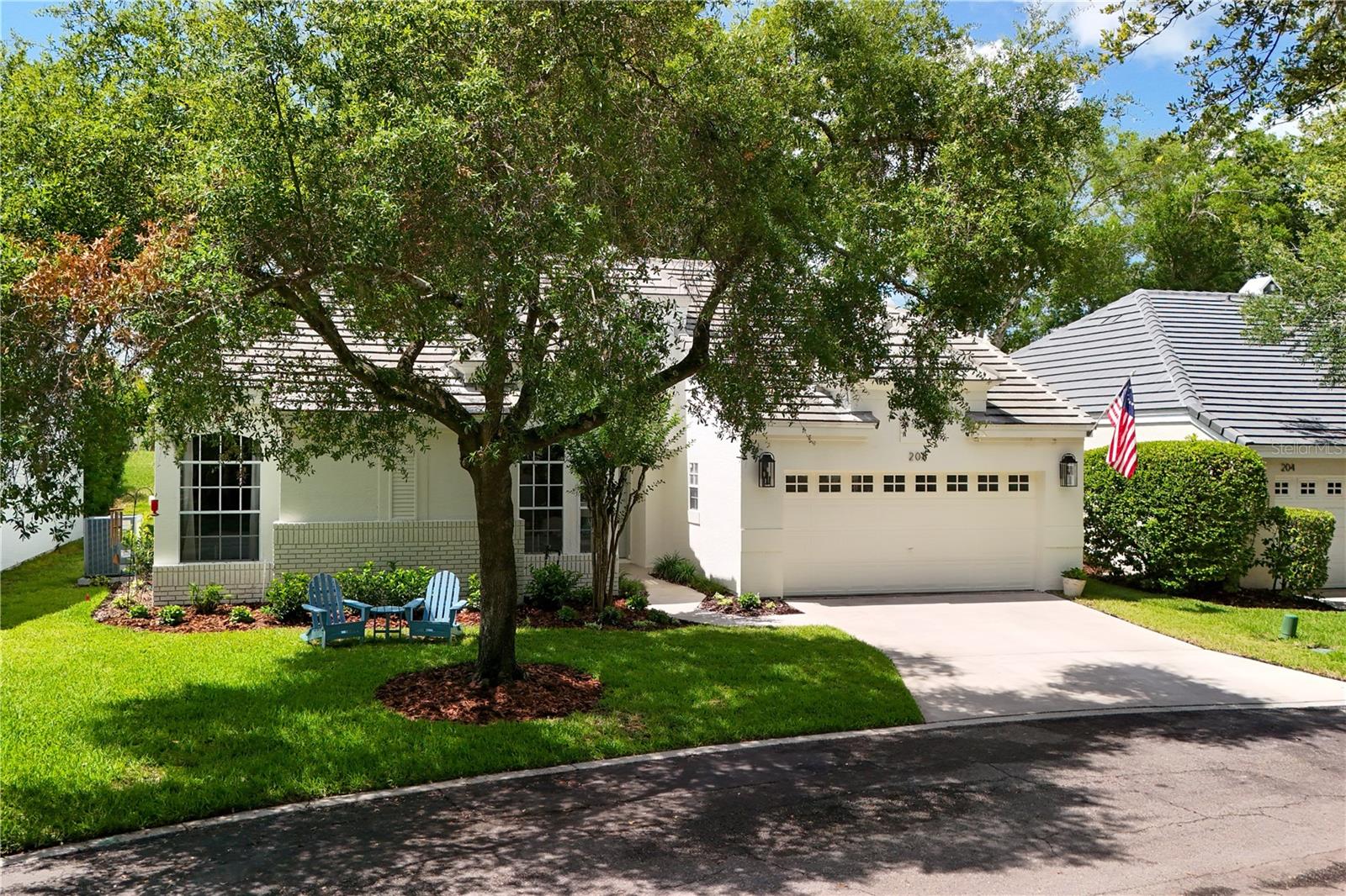 208 Wimbledon Cir, FL
