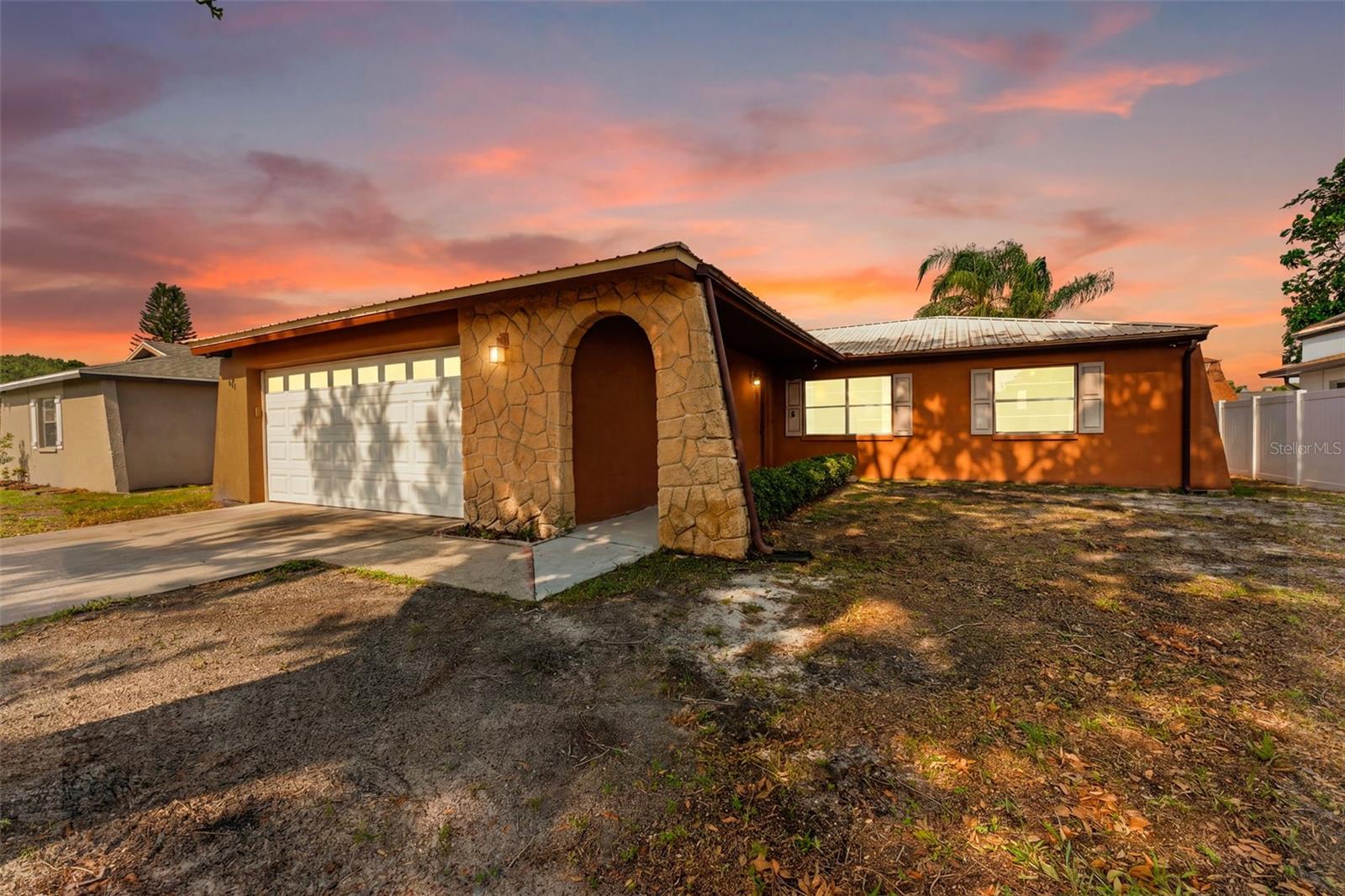 611 Tangerine Dr, FL