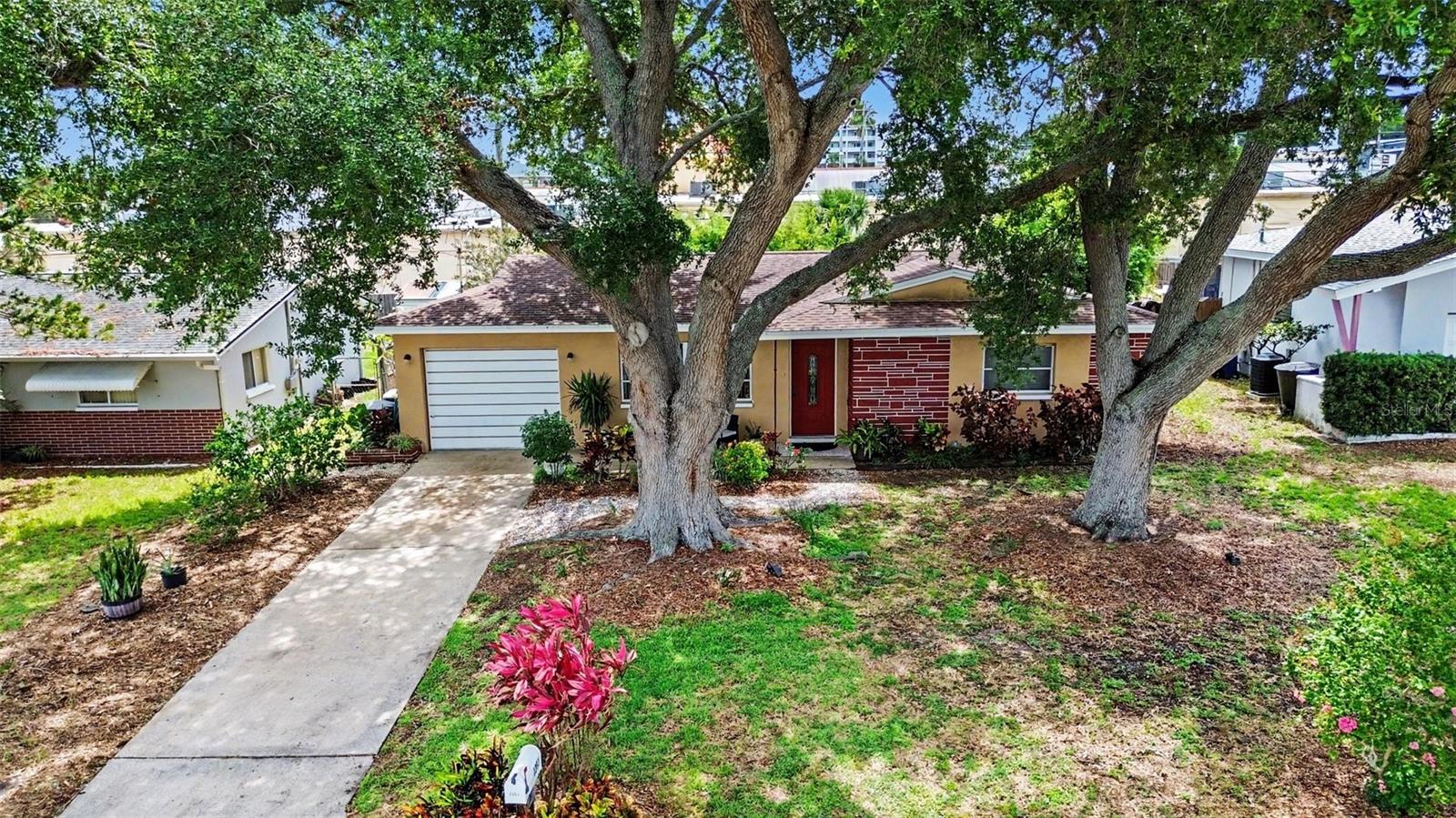 1251 Oakview Avenue, FL
