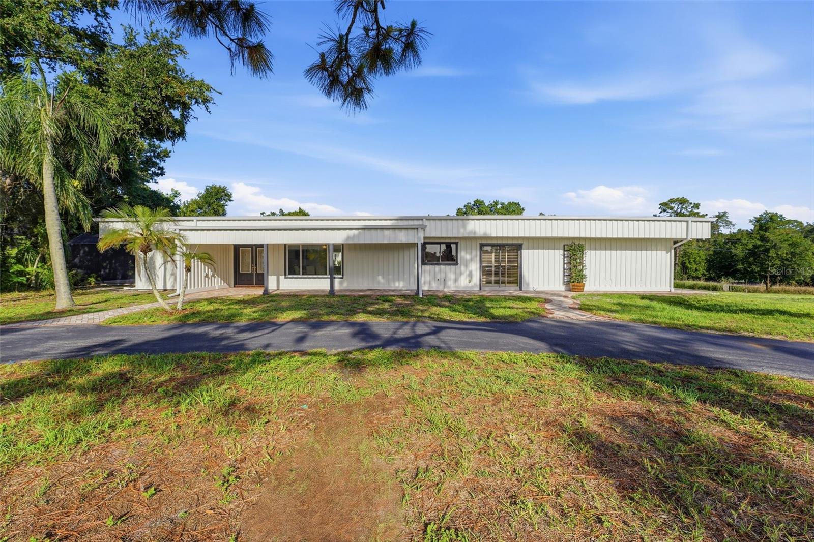 2180 W Dolphin Dr, FL
