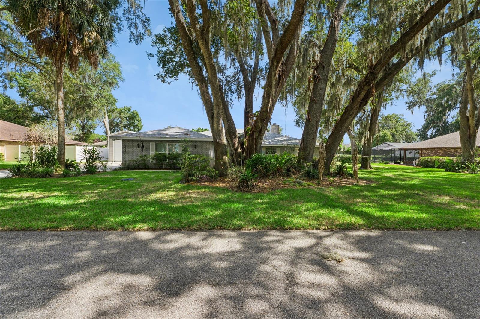 2610 Twelve Point Drive, FL
