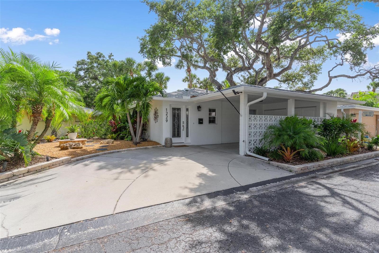 1229 Moonmist Circle, FL