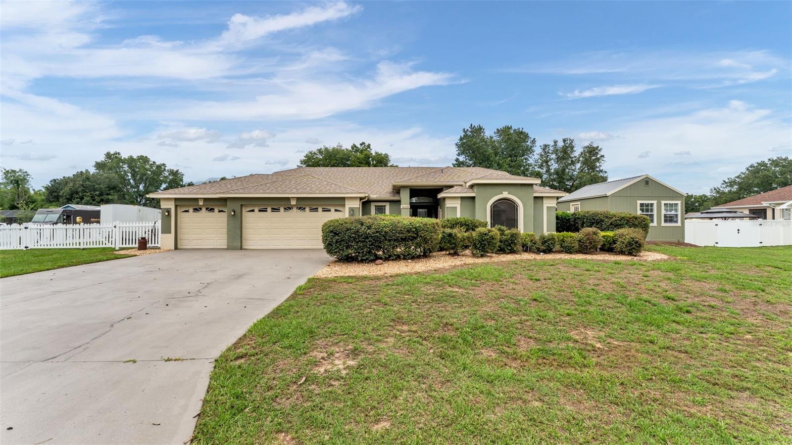 36225 Oak Knoll Loop, FL