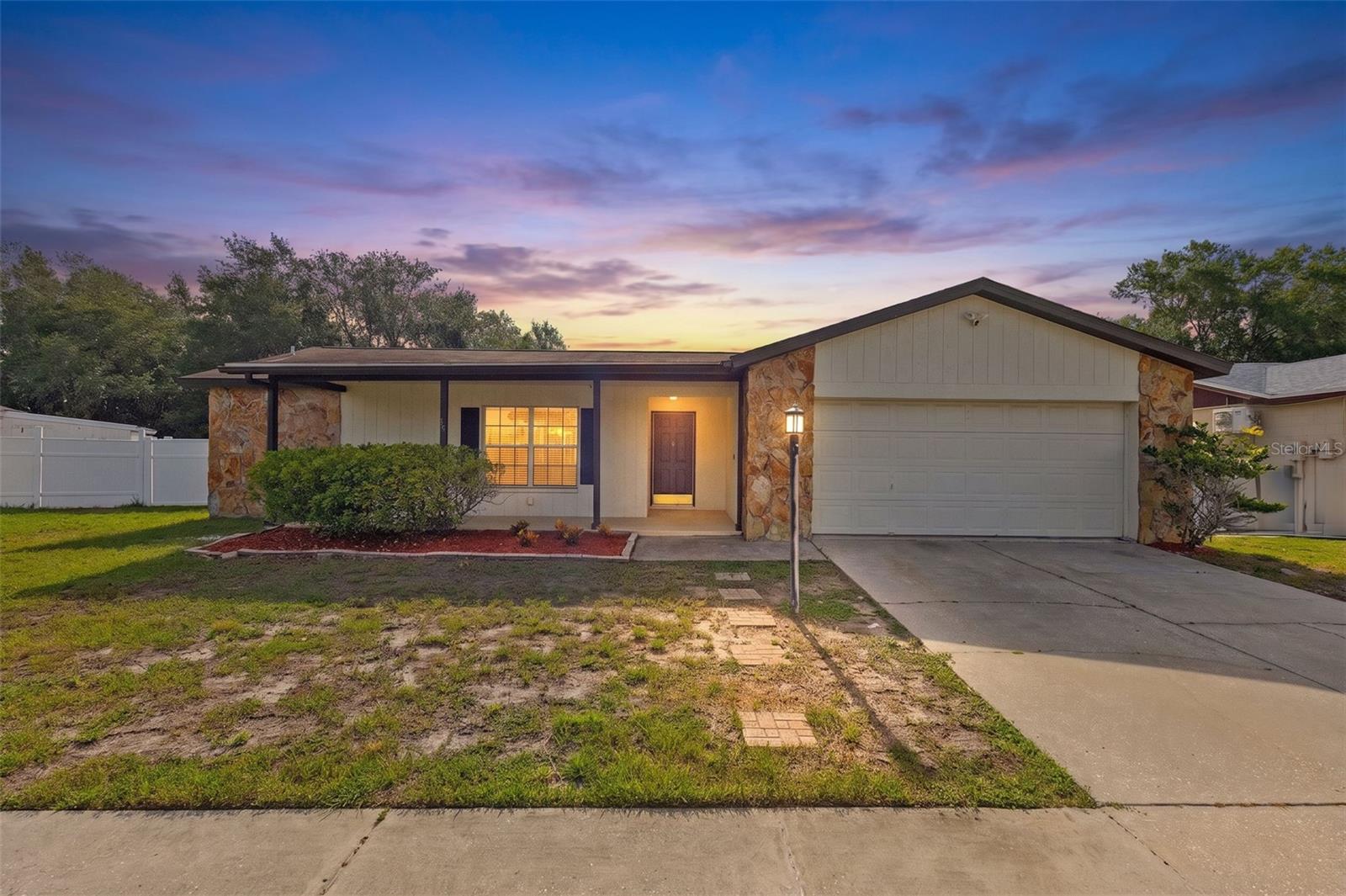 1358 Foxboro Dr, FL
