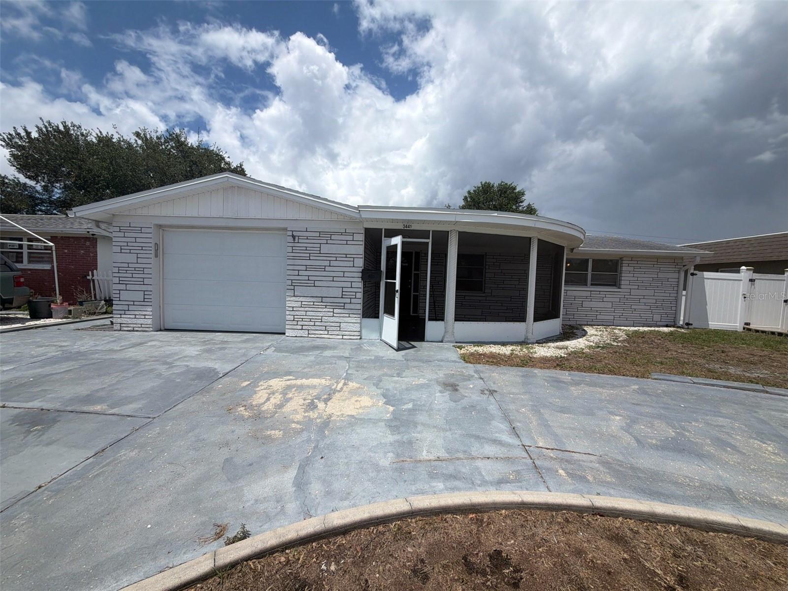 3441 Eisenhower Dr, FL