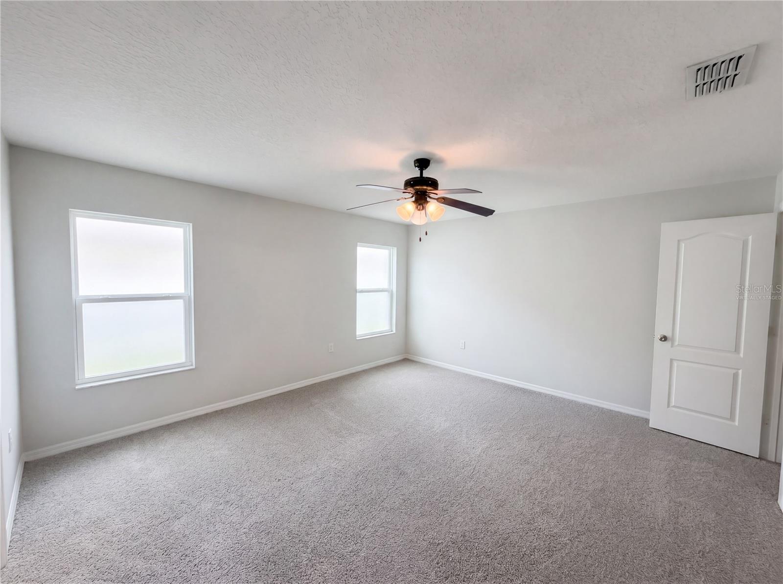 4272 Moon Shadow Loop, FL