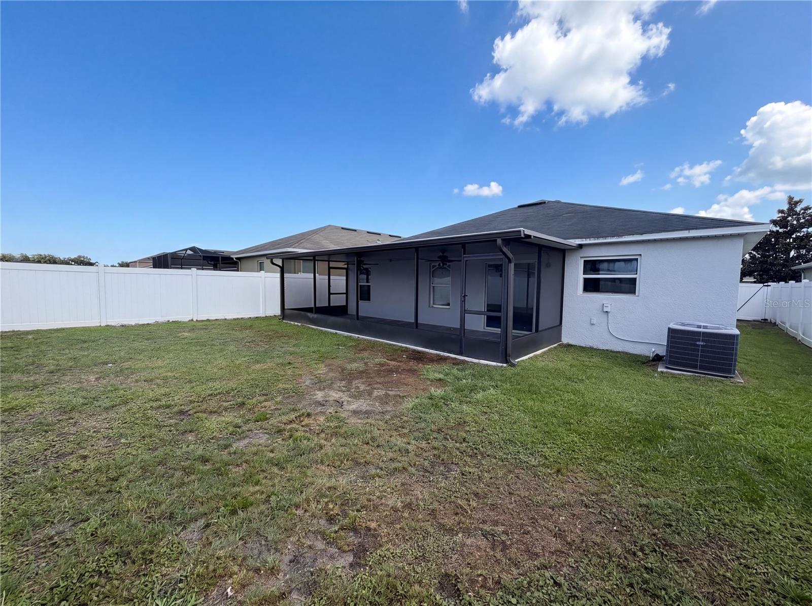 4272 Moon Shadow Loop, FL