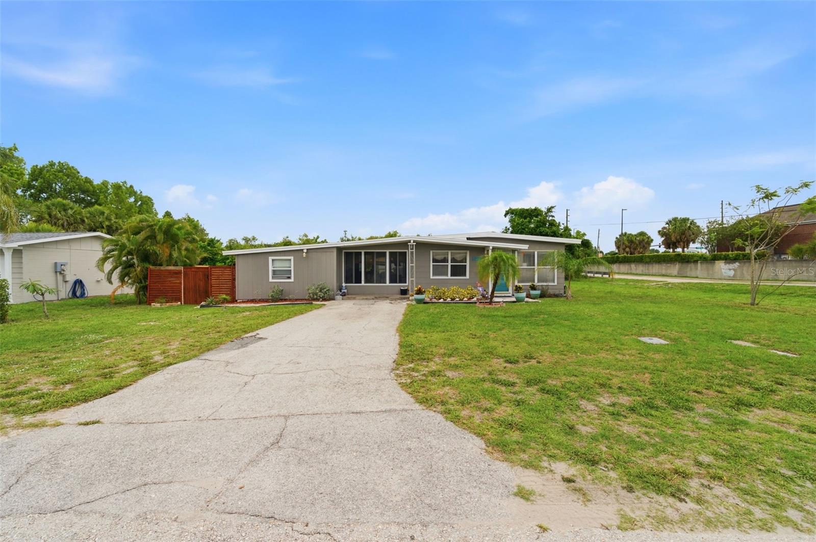 100 Avery Avenue, FL