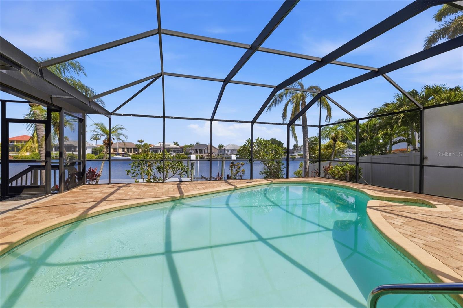 831 Chipaway Dr, FL