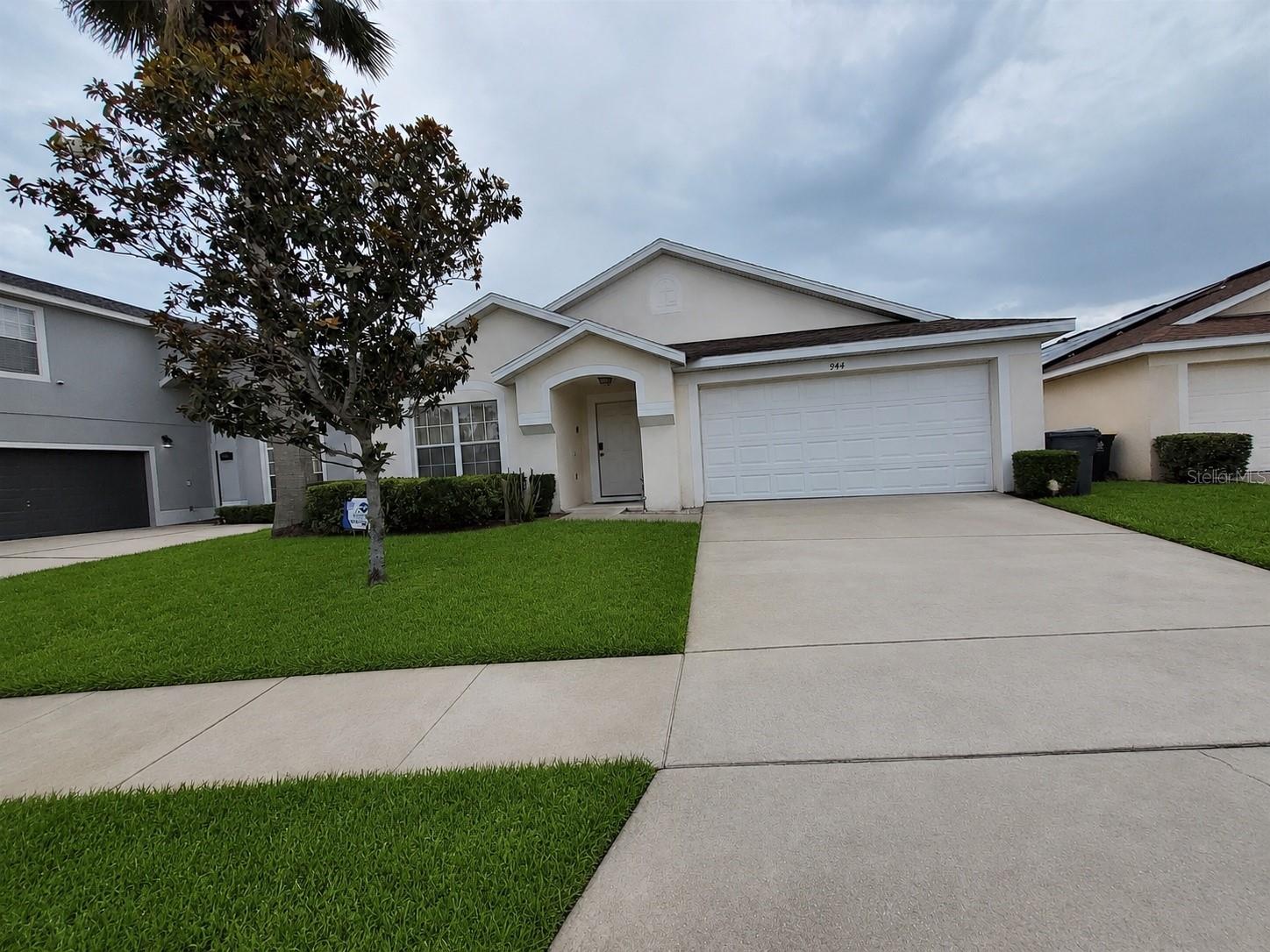 944 Lockbreeze Dr, FL